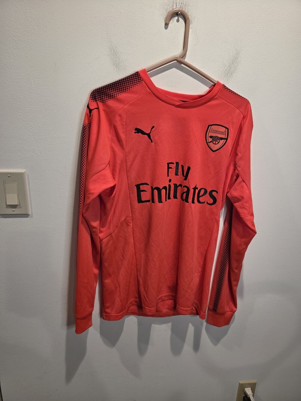 Puma Mens Size M Sporty Arsenal Fly Emirates In Neon Red Color